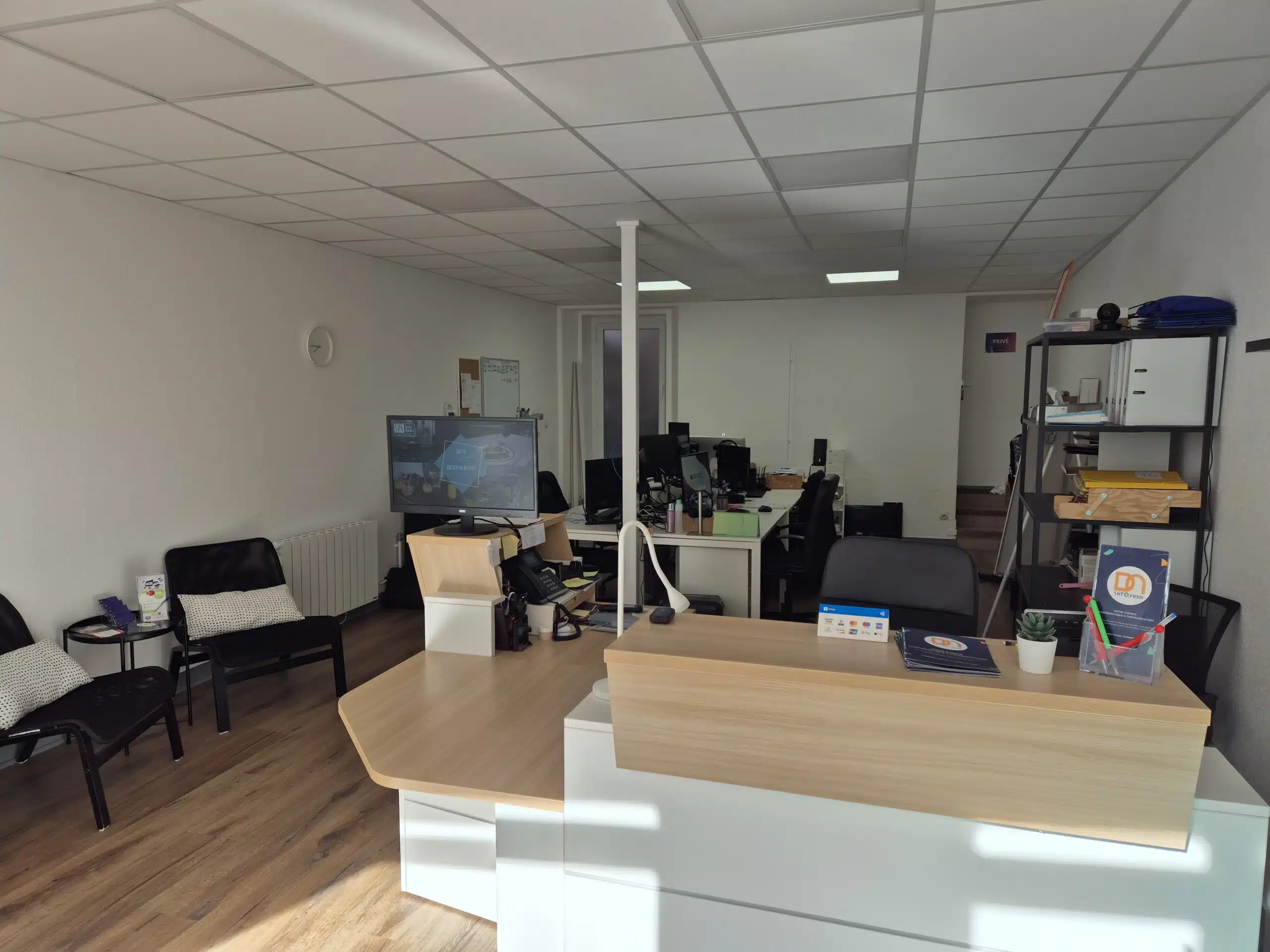 Bureau de l’agence InfoRéso à Hauterives (Drôme)